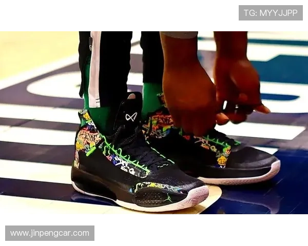 足球球星穿什么鞋最能彰显个性与实力时尚感